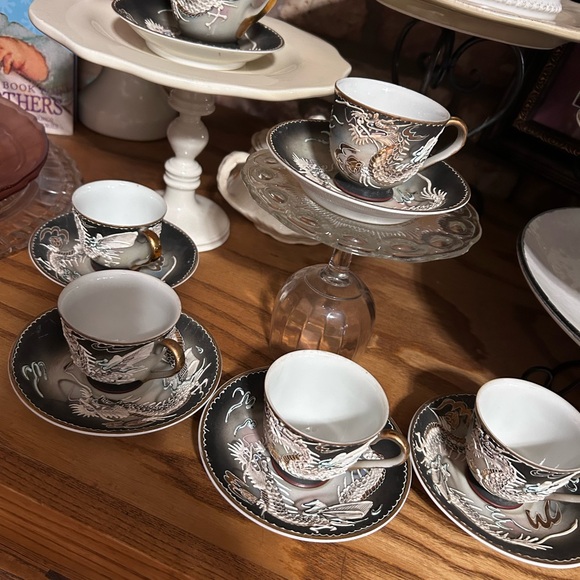 Elegant Dragon Motif Tea Set - Black and White